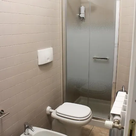 La Dell'artista Swimming Pool And Air Conditioning 公寓