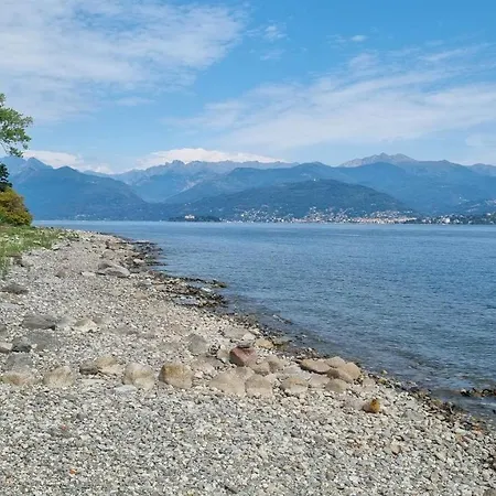 La Dell'artista Swimming Pool And Air Conditioning 斯特雷萨