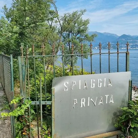 La Dell'artista Swimming Pool And Air Conditioning * 斯特雷萨