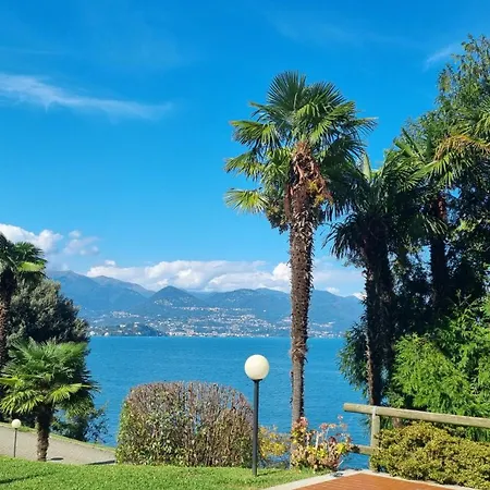 La Dell'artista Swimming Pool And Air Conditioning * 斯特雷萨