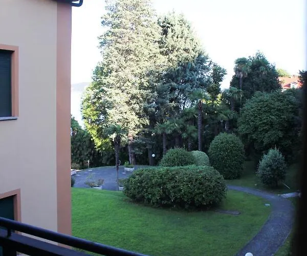 La Dell'artista Swimming Pool And Air Conditioning