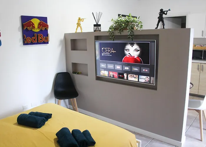 Apartman La Dell'artista Swimming Pool And Air Conditioning *