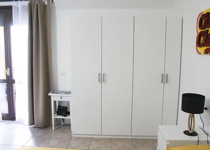 La Dell'artista Swimming Pool And Air Conditioning Apartman