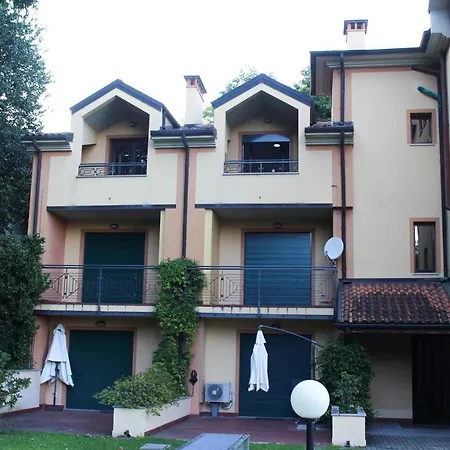 Apartment La Dell'artista Swimming Pool And Air Conditioning Stresa